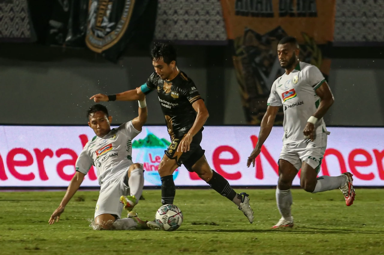Dewa United Tahan Imbang...