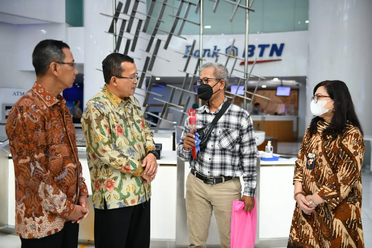 Hari Pelanggan, Direksi...
