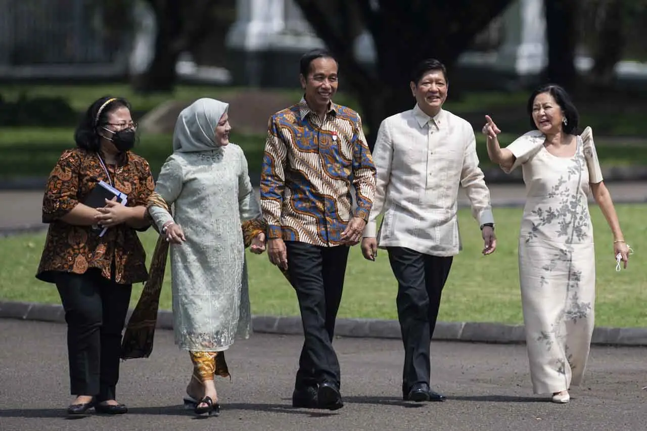 Presiden Jokowi Terima...
