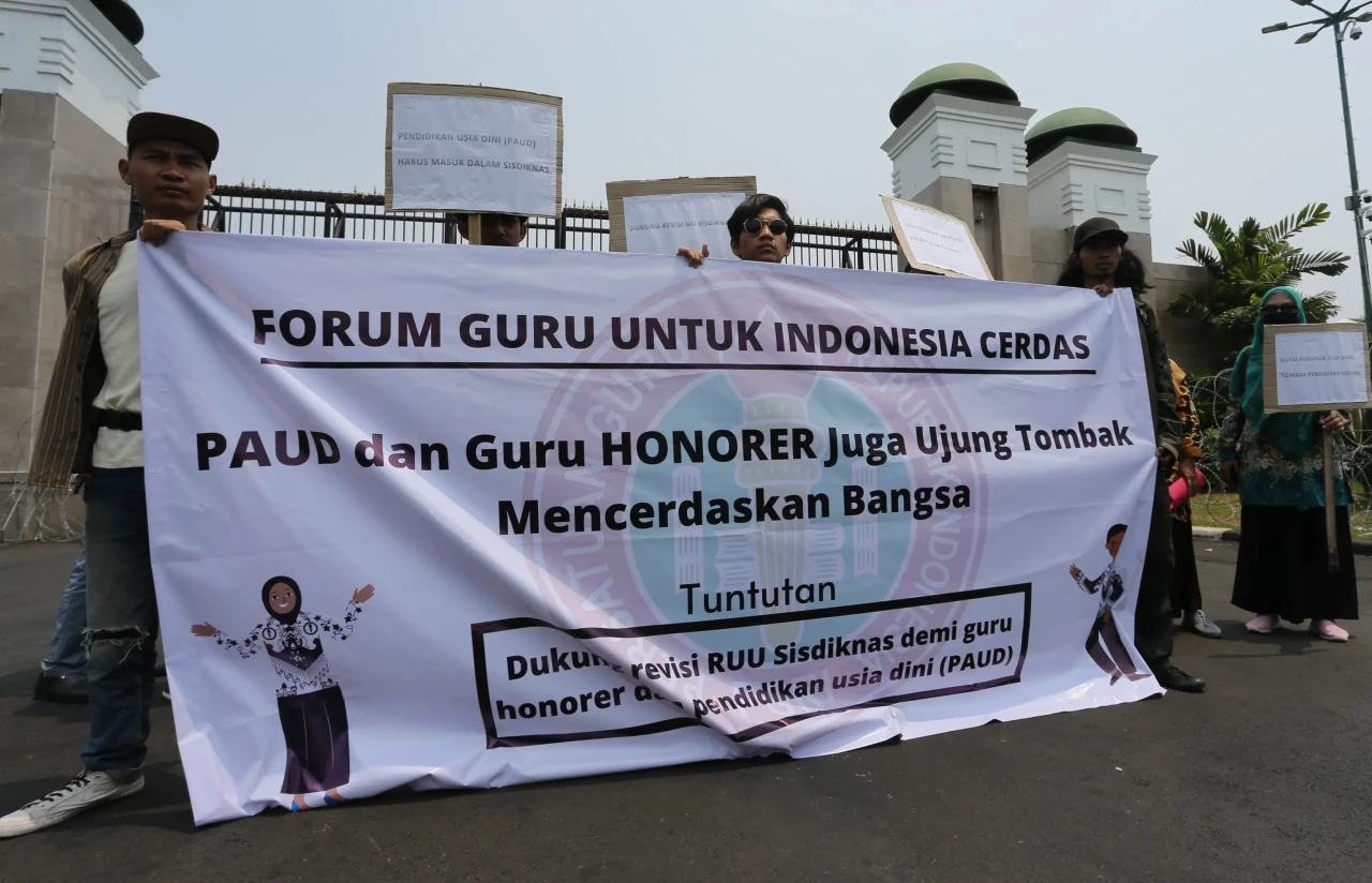 Aksi Tuntut Revisi RUU...