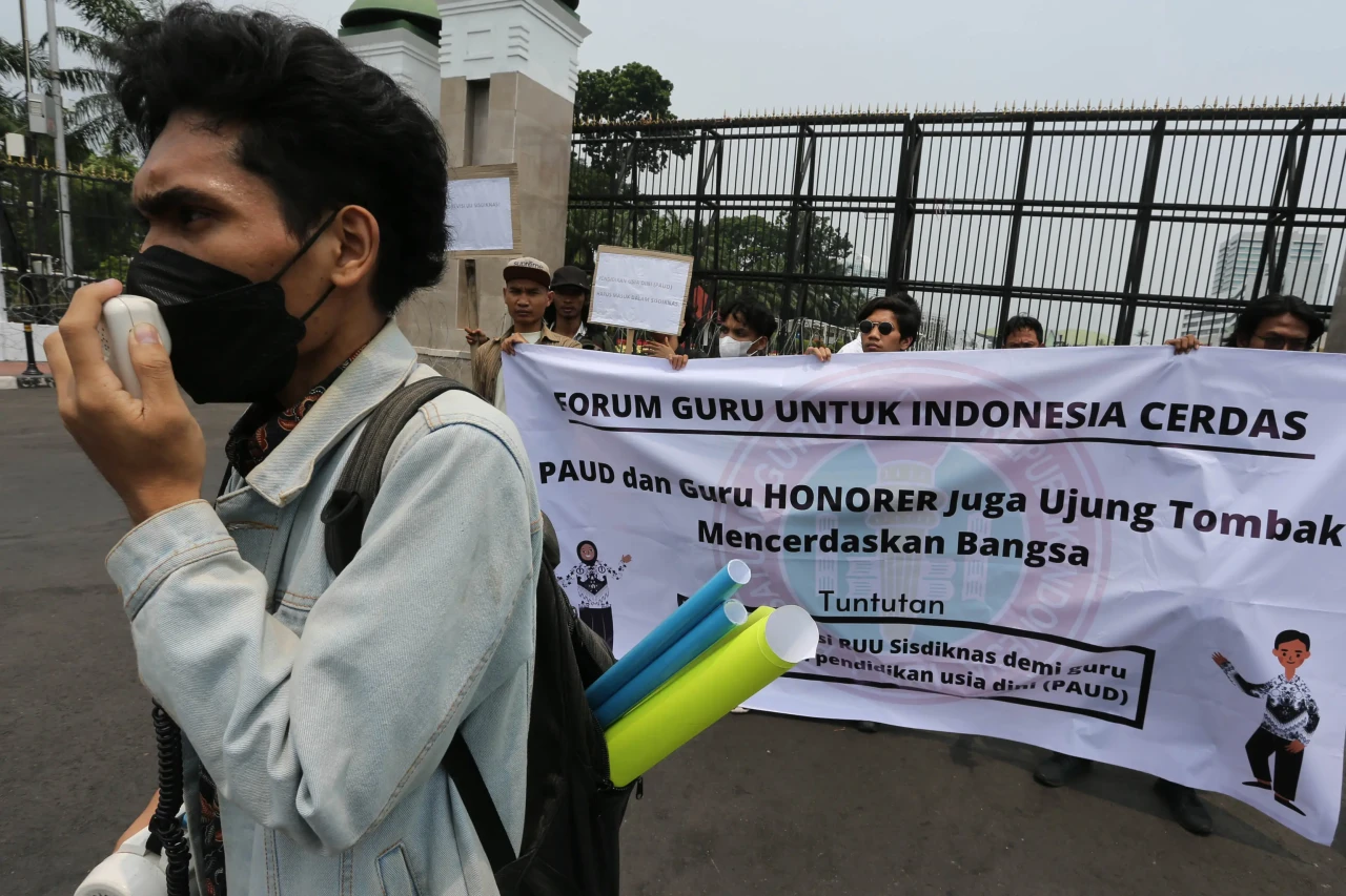 Aksi Tuntut Revisi RUU...
