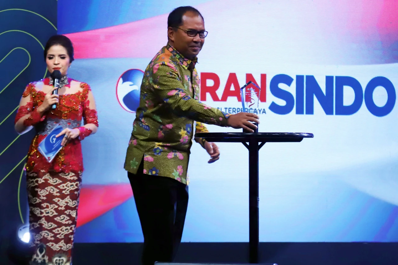 14 Kepala Daerah Raih...