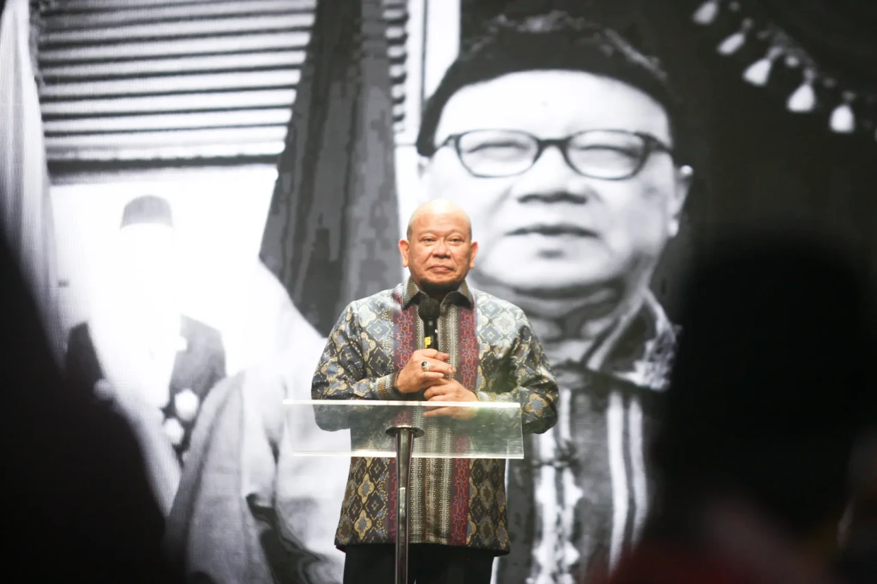 14 Kepala Daerah Raih...