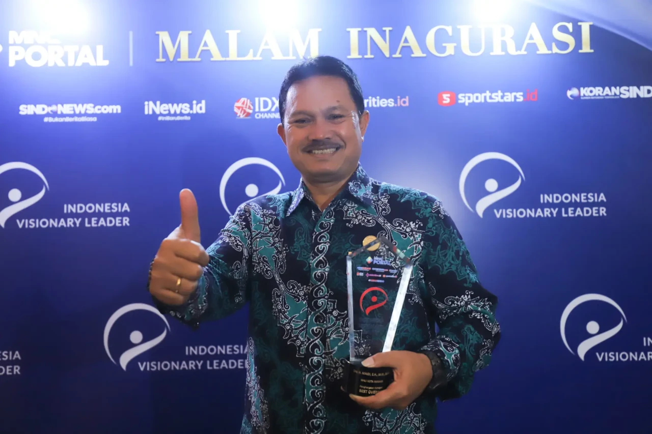 14 Kepala Daerah Raih...
