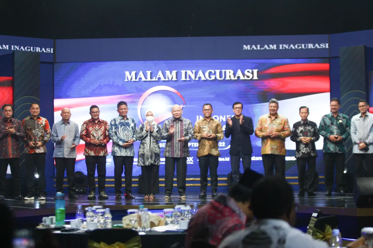 14 Kepala Daerah Raih...