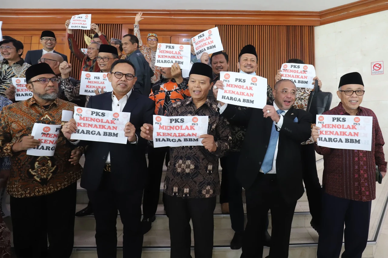 Fraksi PKS Tolak Kenaikan...