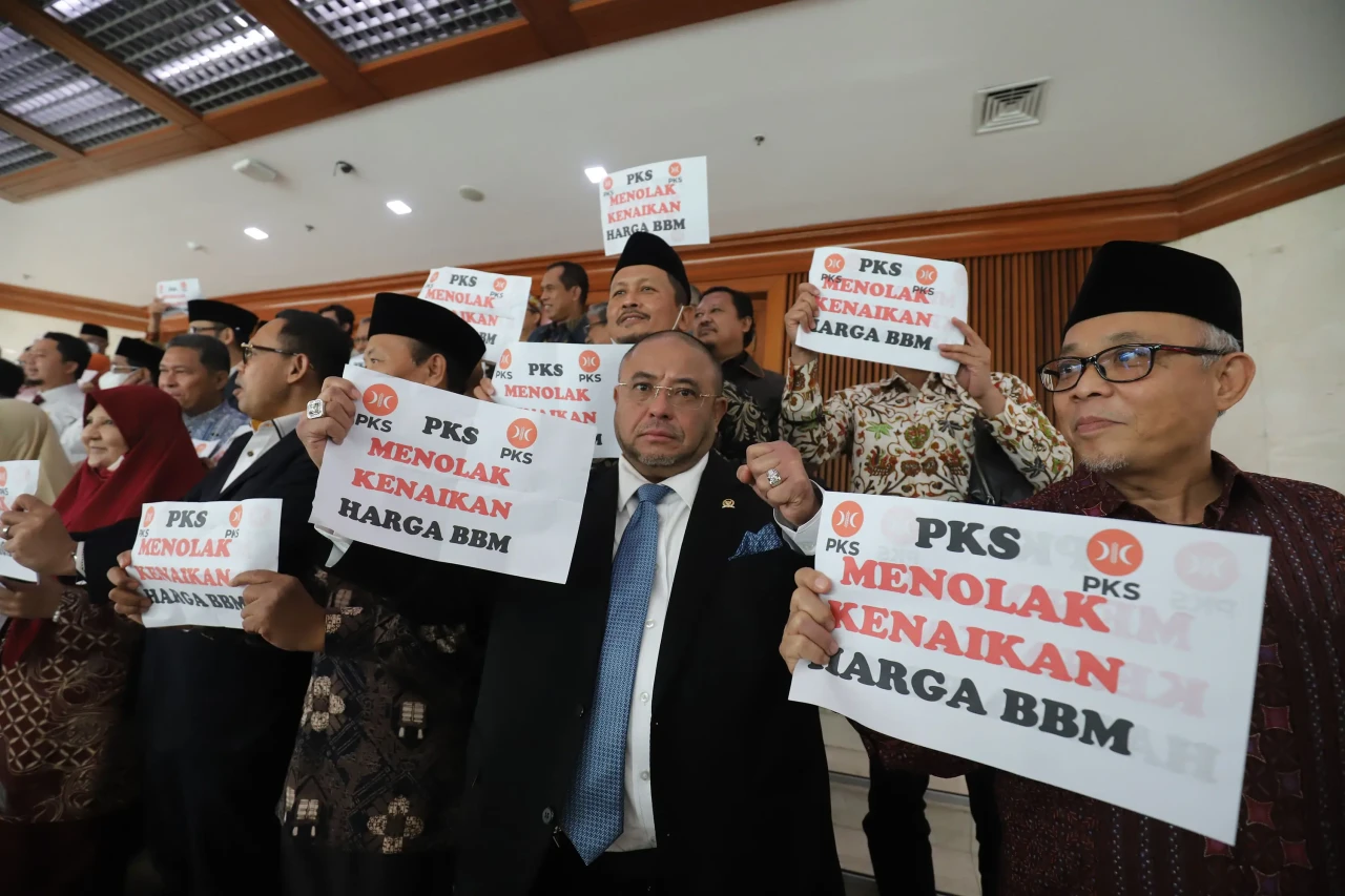 Fraksi PKS Tolak Kenaikan...