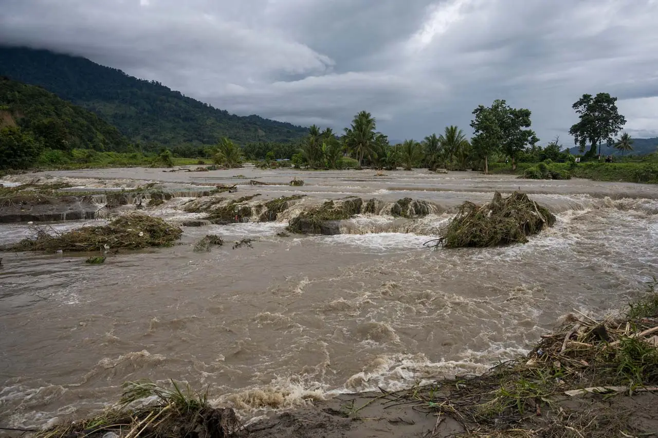 Banjir Rendam Puluhan...