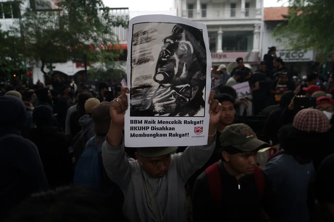 Tolak Kenaikan Harga...