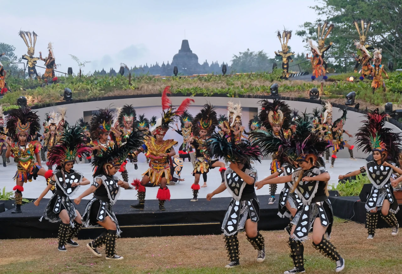 Pembukaan Indonesia...