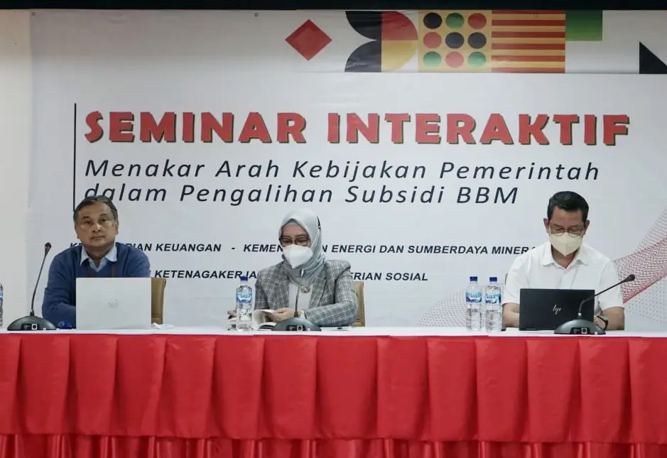 28 Universitas Se-Jakarta...