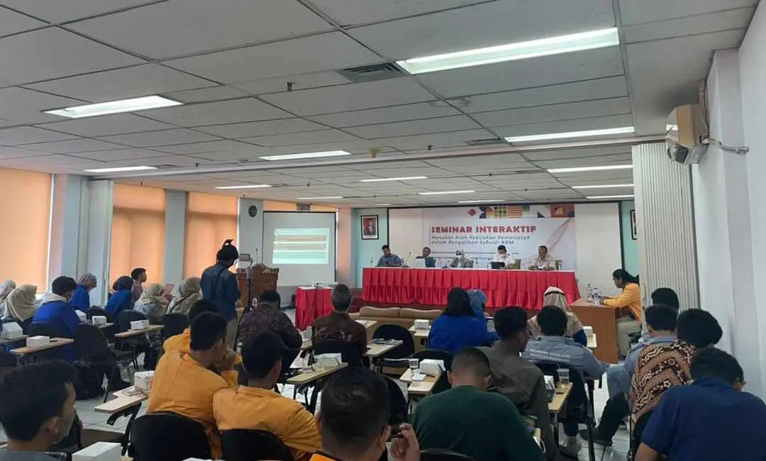 28 Universitas Se-Jakarta...
