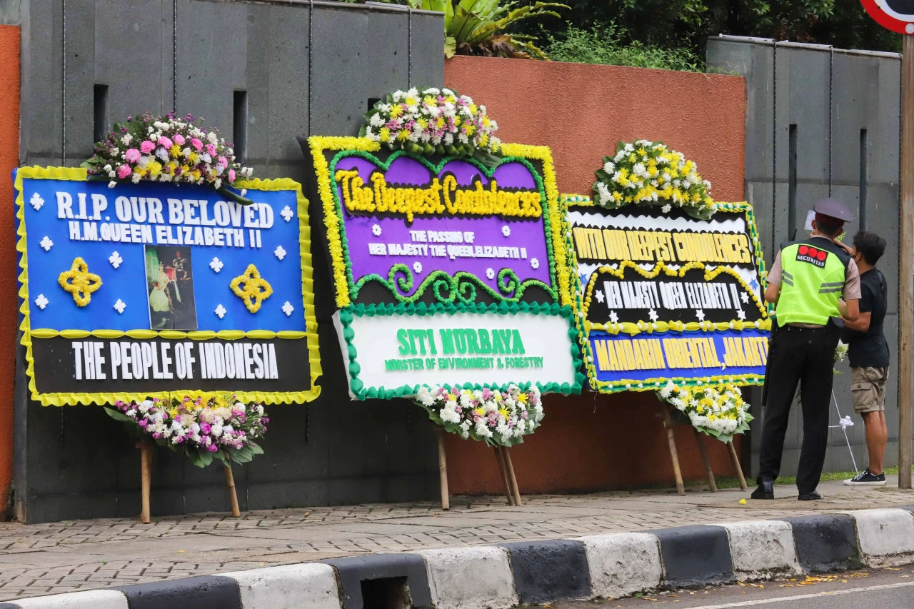 Karangan Bunga untuk...