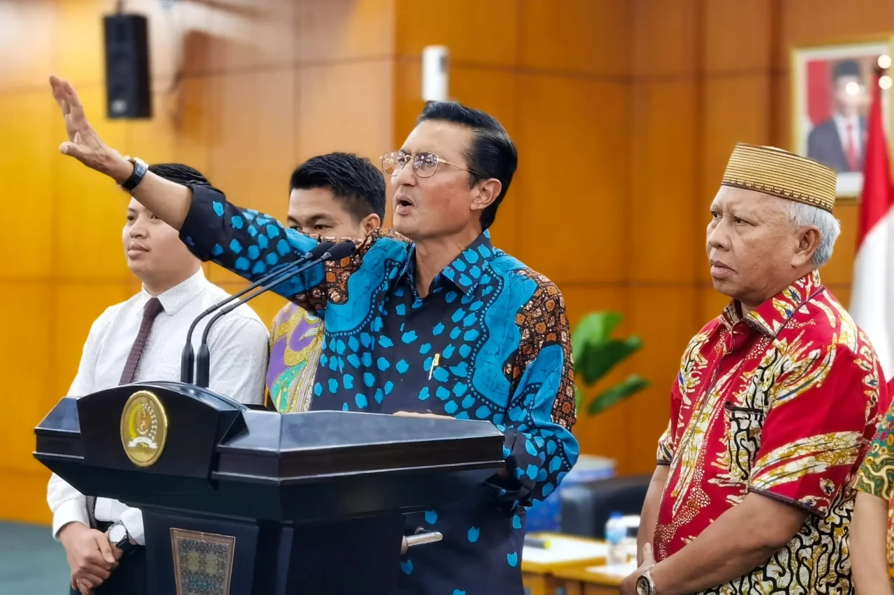 Dicopot La Nyalla Sebagai...