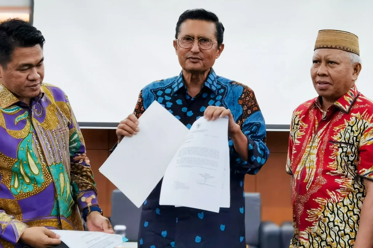 Dicopot La Nyalla Sebagai...