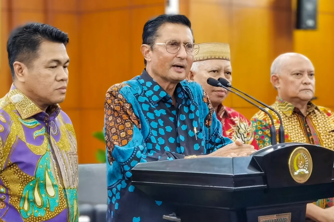 Dicopot La Nyalla Sebagai...
