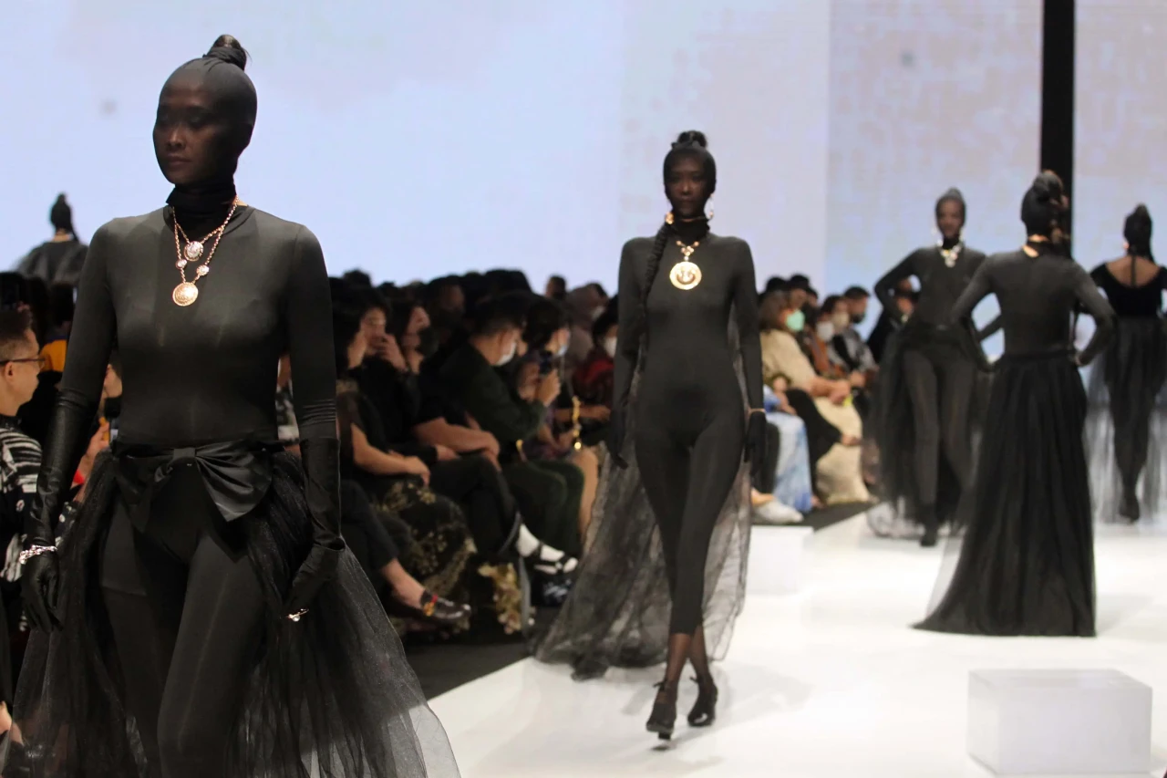 Lenggak-Lenggok Runway...