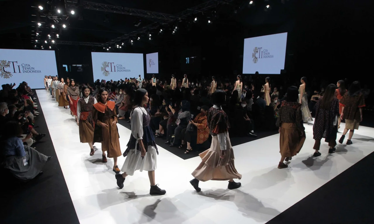 Lenggak-Lenggok Runway...