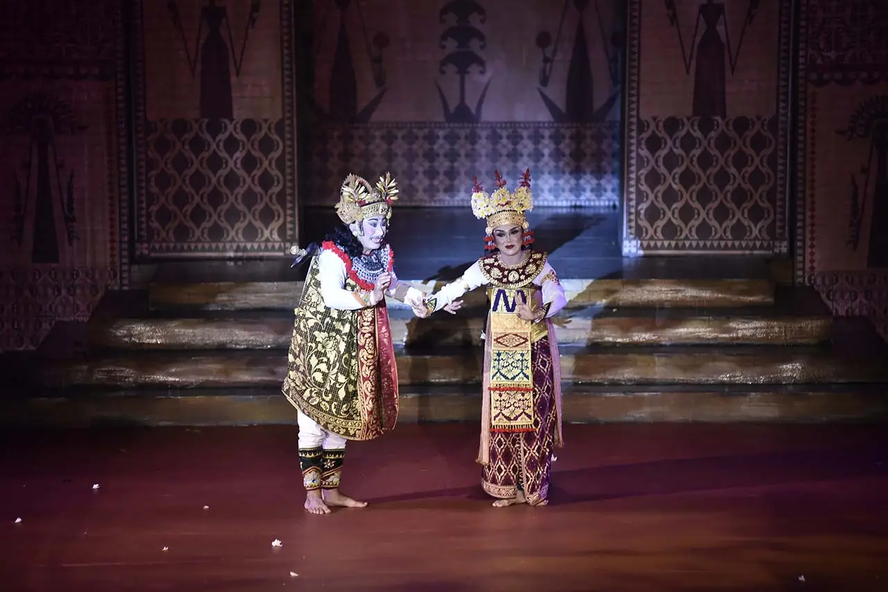 Pementasan Teater Tradisional...