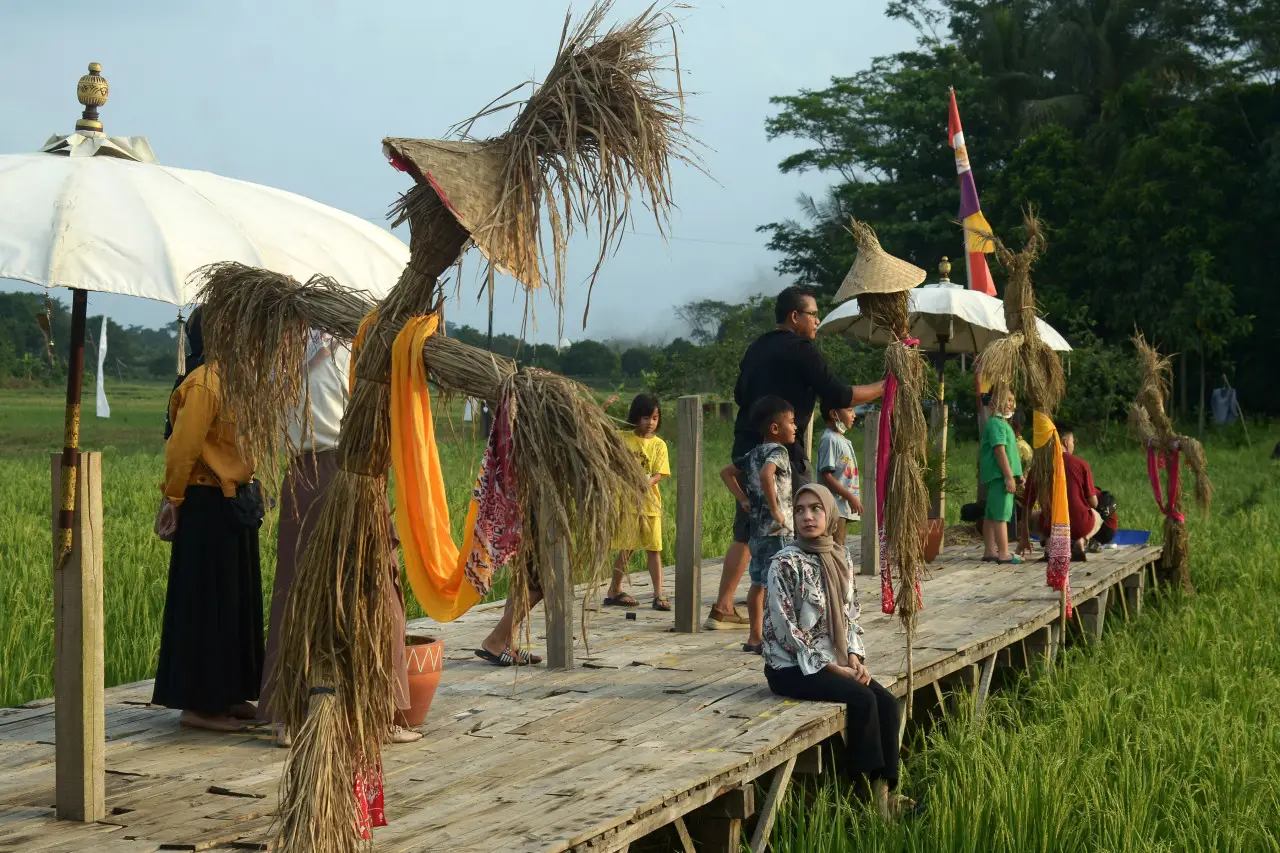 Festival Bebegig Sawah...
