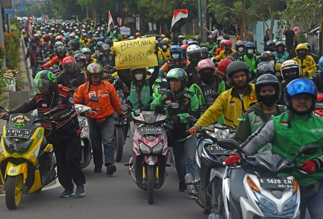Aksi Demo Pengemudi...