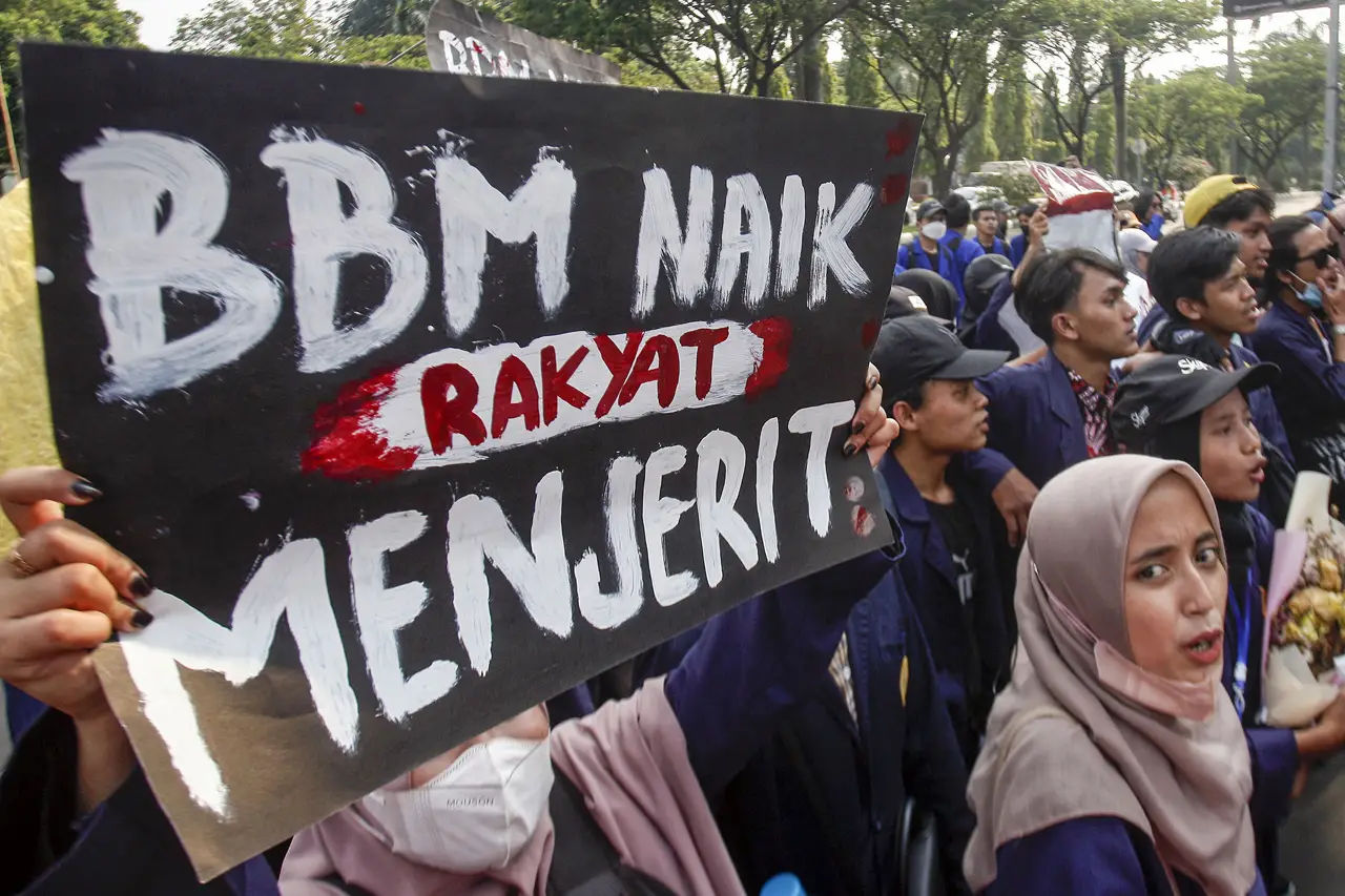 Unjuk Rasa Mahasiswa...