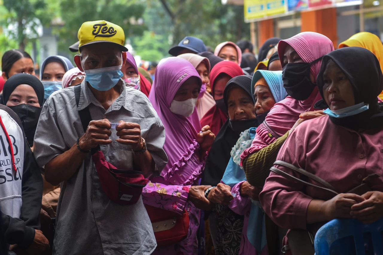 Momen Ratusan Warga...