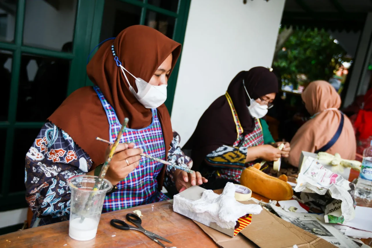 Pelatihan Kerajinan...
