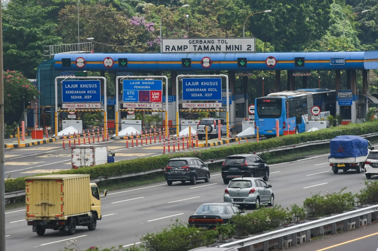 5 Jalan Tol Bakal Terapkan...