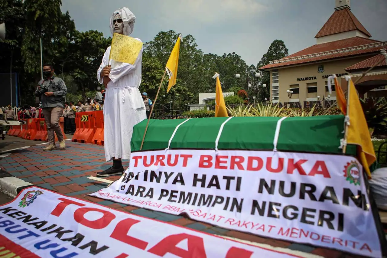 Aksi Teatrikal Buruh...