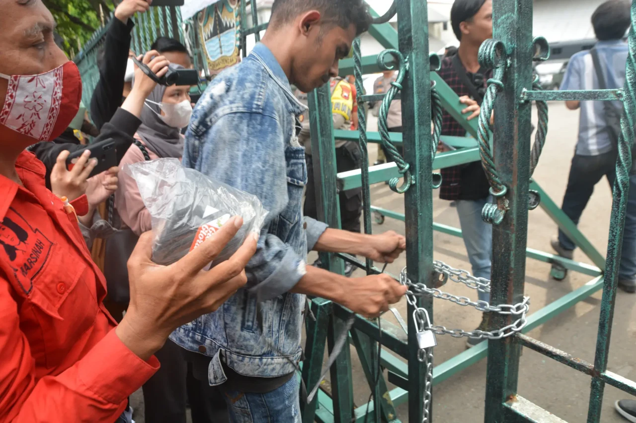 Demo Tolak BBM, Mahasiswa...