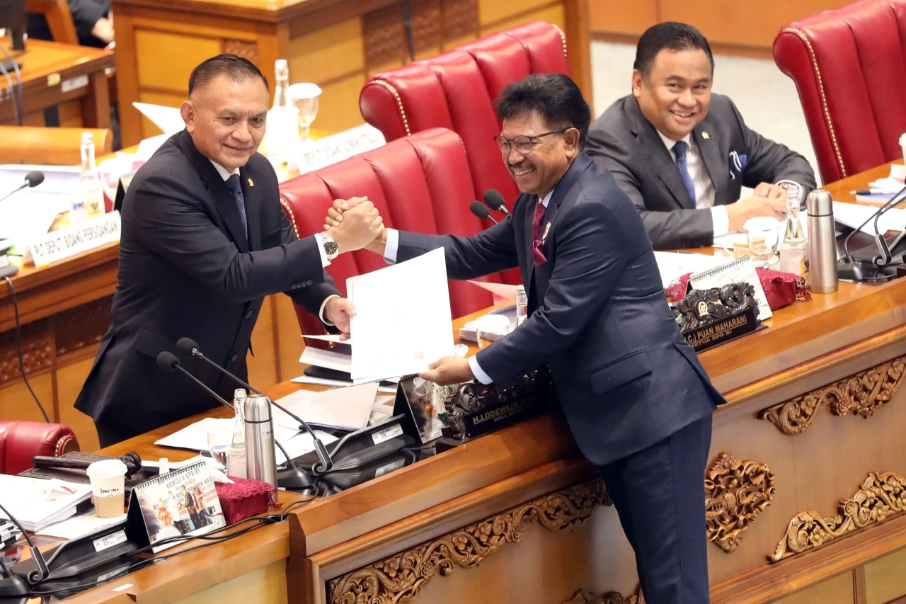 Laporan Hasil Uji Kepatutan...