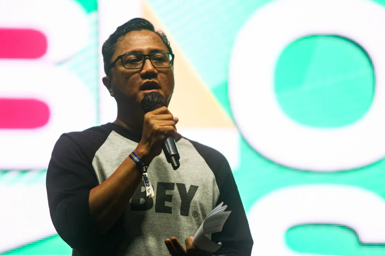Rayakan Hari Jadi ke-3,...