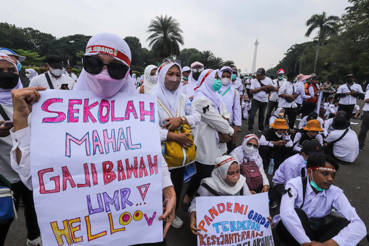 Aksi Unjuk Rasa Nakes...