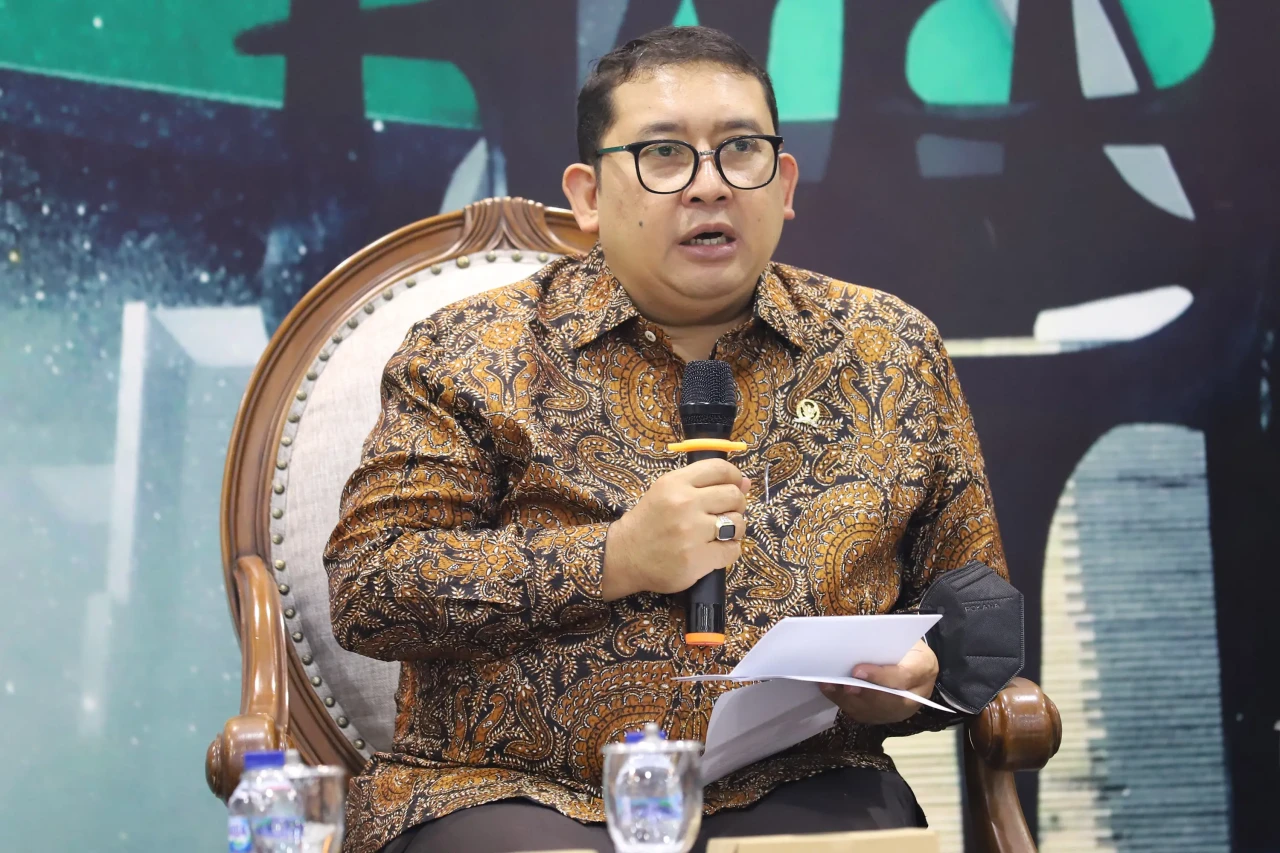 Diskusi Dialektika Bahas...