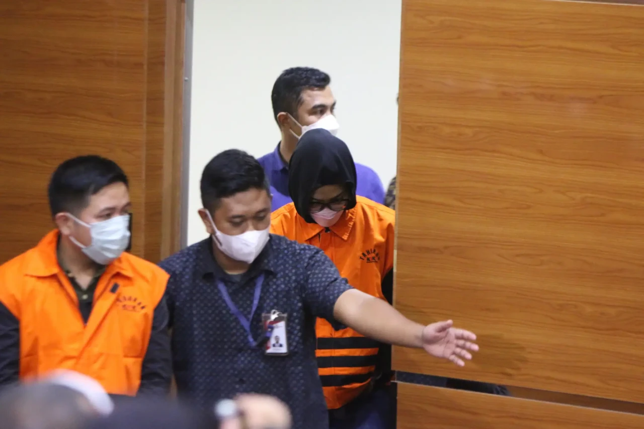 KPK Tetapkan 10 Tersangka...