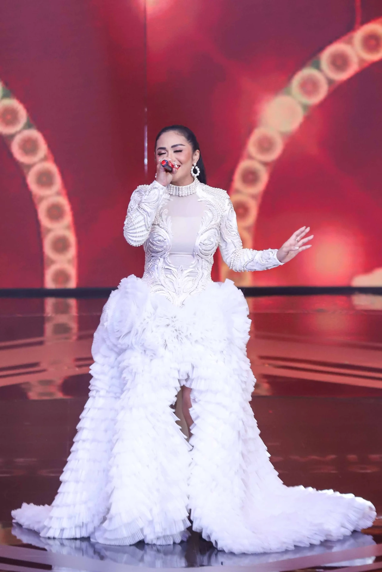 Krisdayanti Meriahkan...