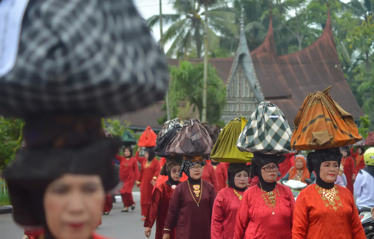 Pawai Budaya Rang Solok...