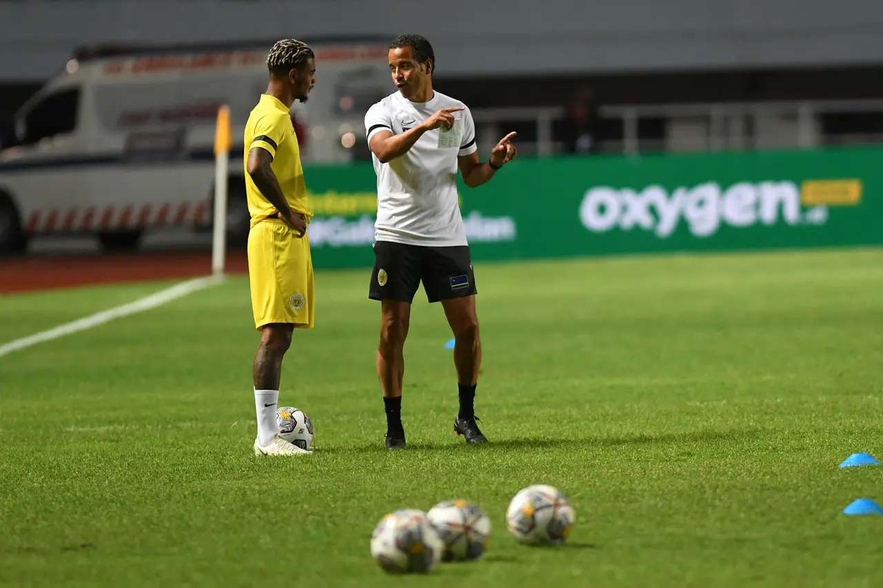 Mengintip Persiapan...