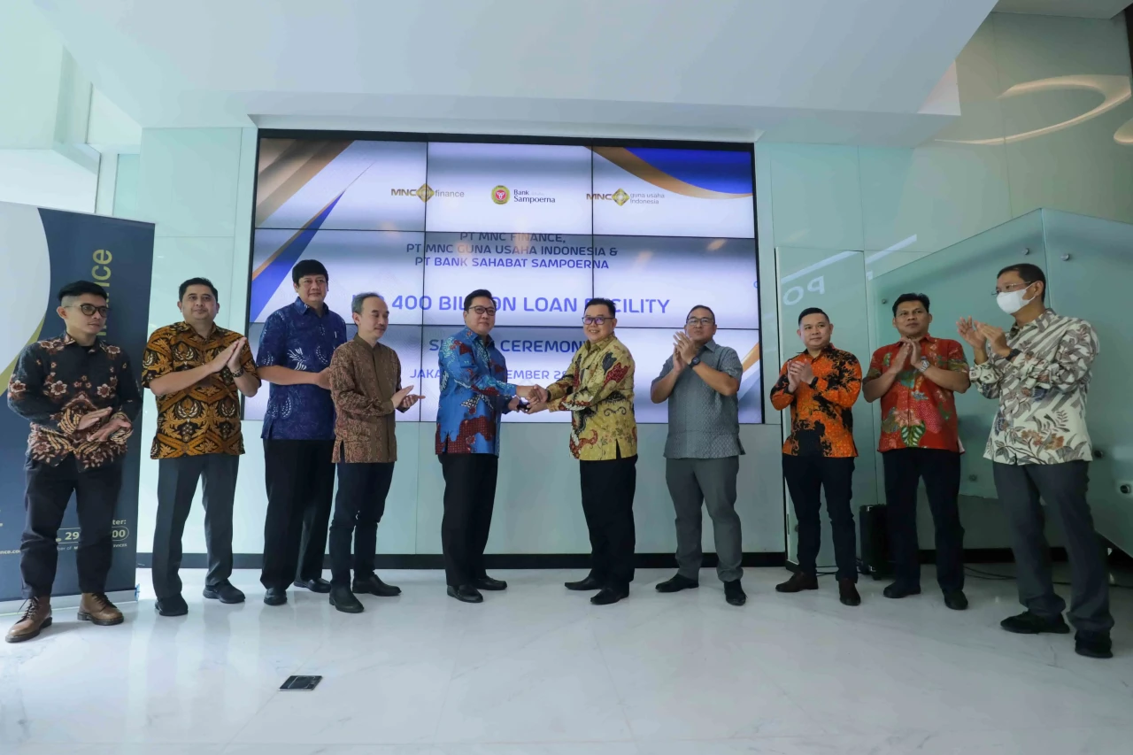 MNC Finance dan Bank...