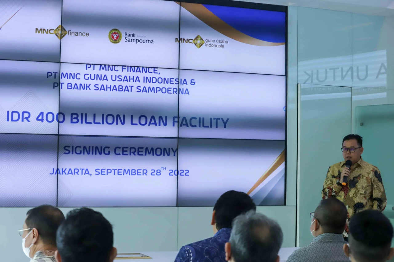 MNC Finance dan Bank...