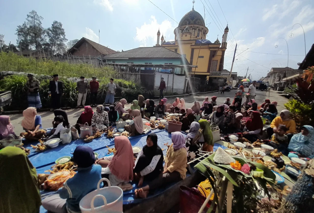 Tradisi Saparan, Wujud...