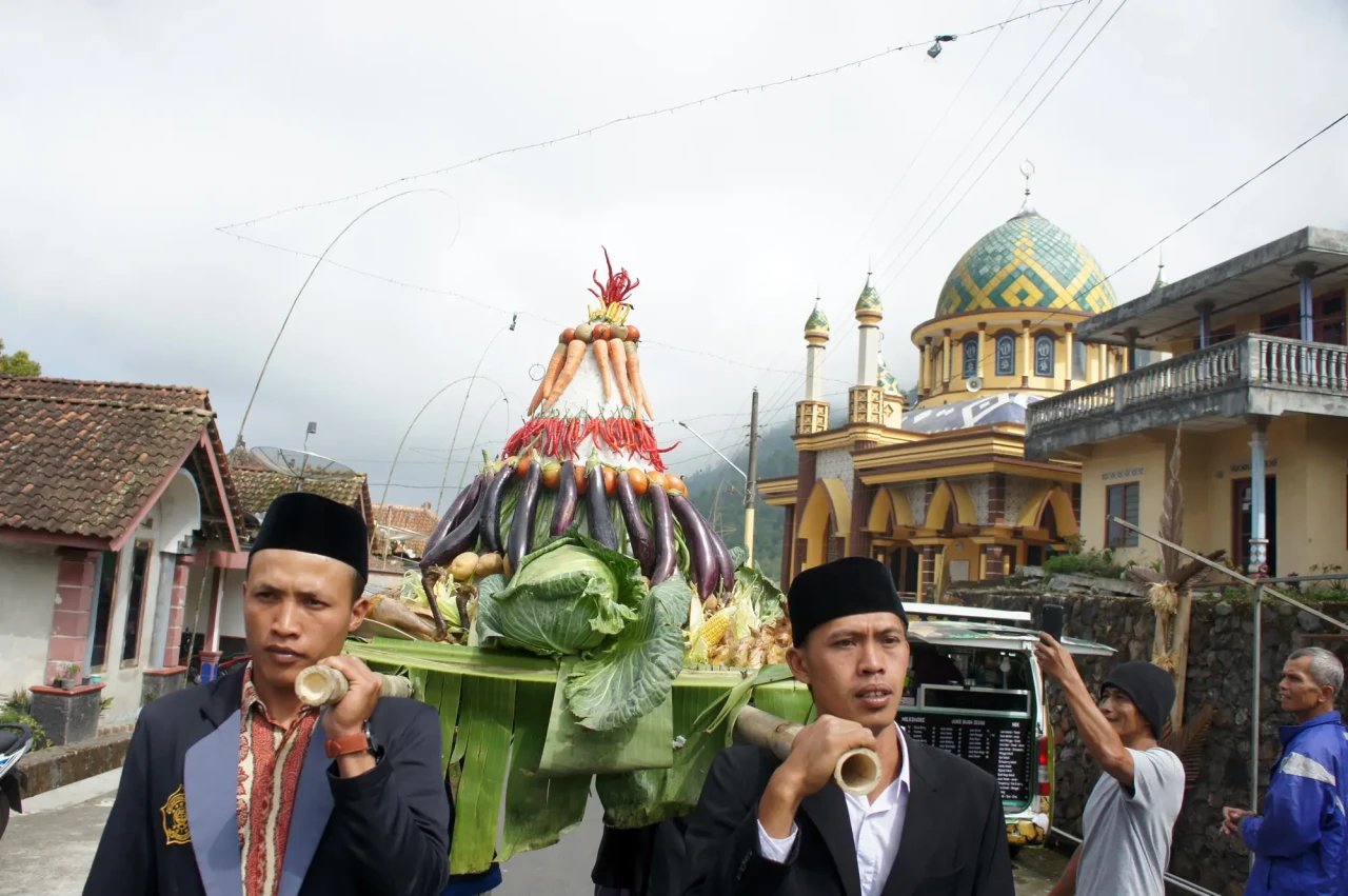 Tradisi Saparan, Wujud...