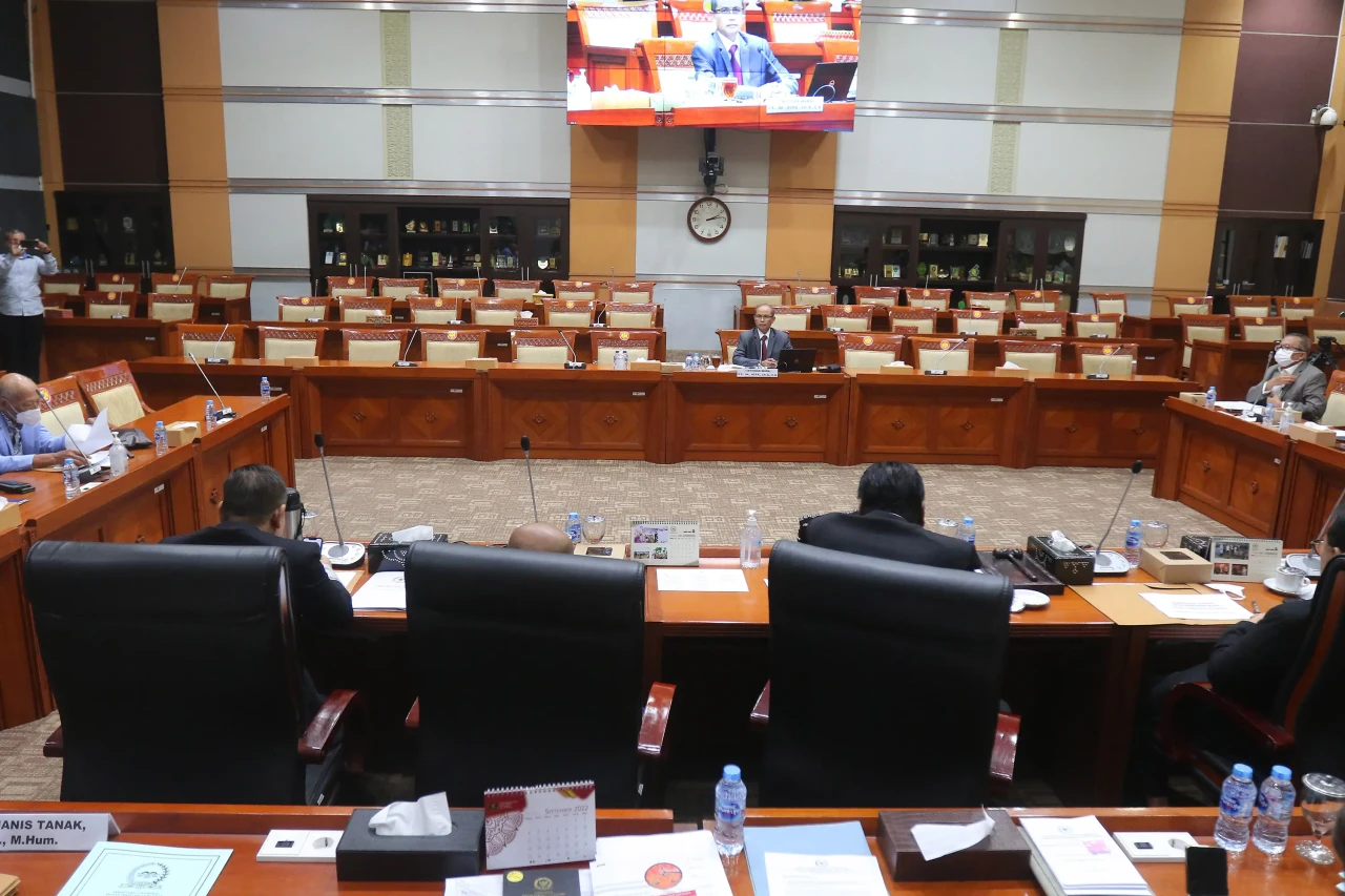 Uji Kelayakan dan Kepatuhan...