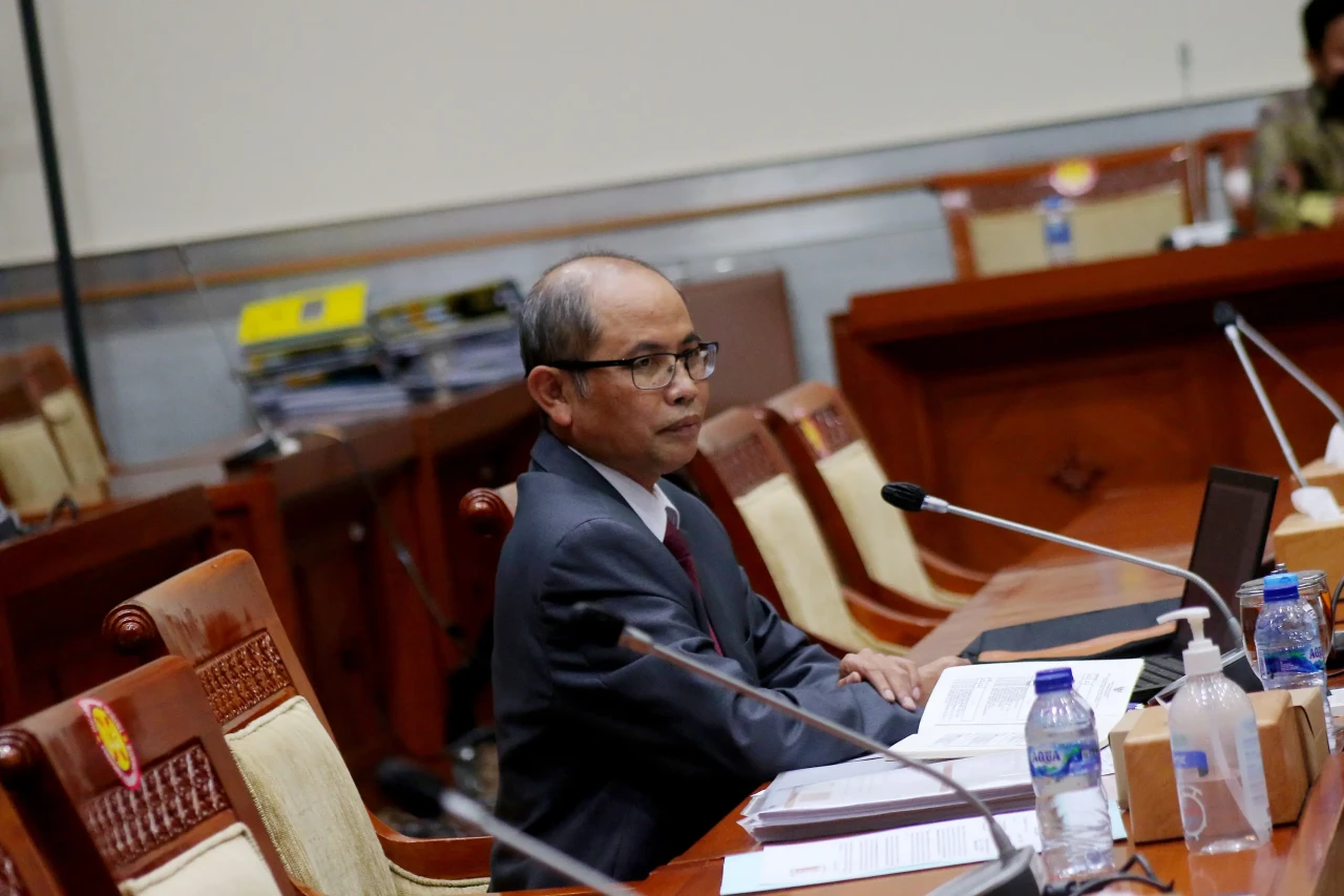 Uji Kelayakan dan Kepatuhan...