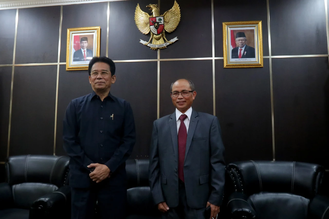 Uji Kelayakan dan Kepatuhan...