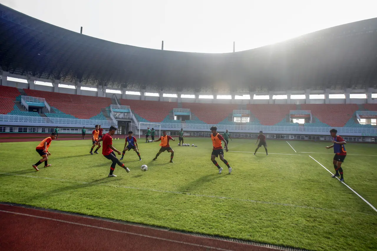 Latihan Timnas Jelang...