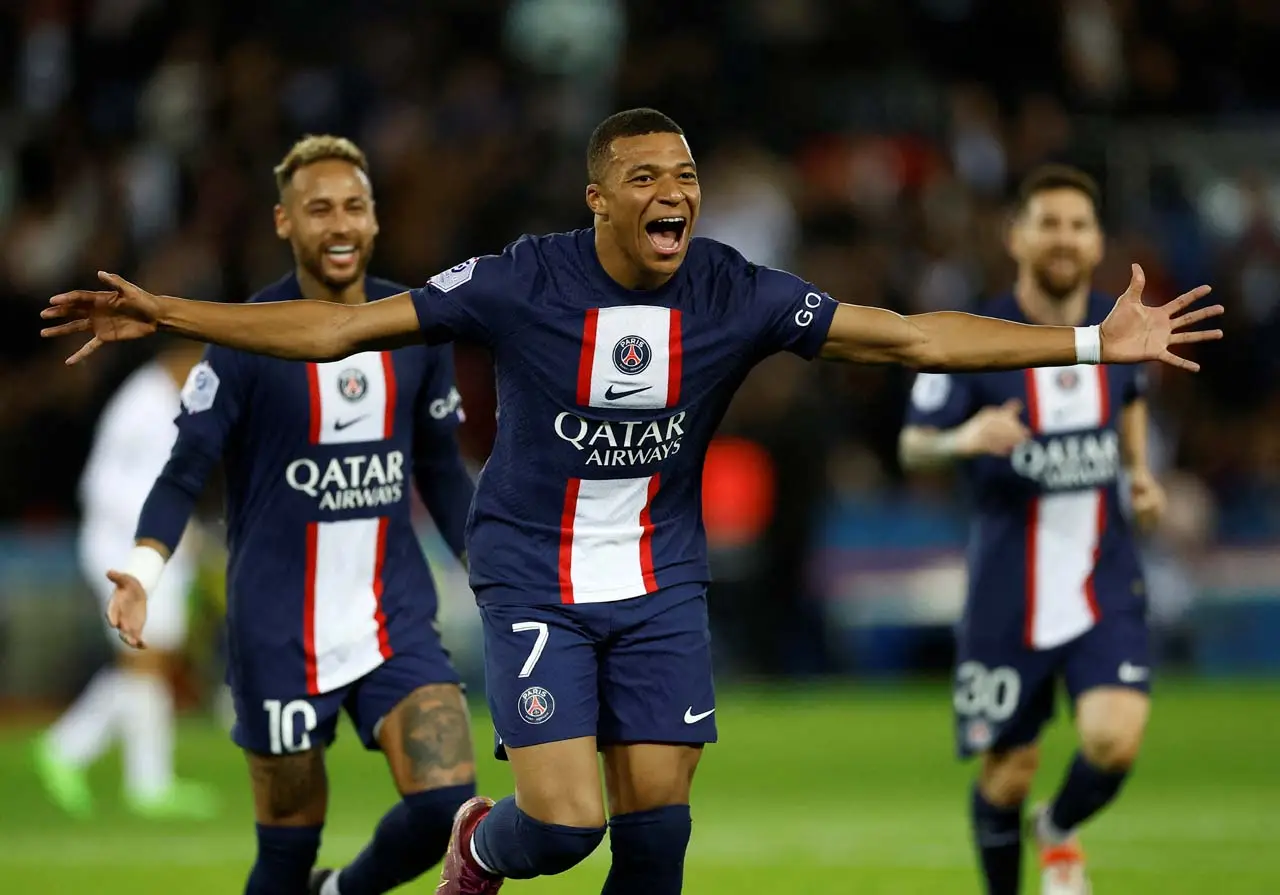 Messi dan Mbappe Cetak...