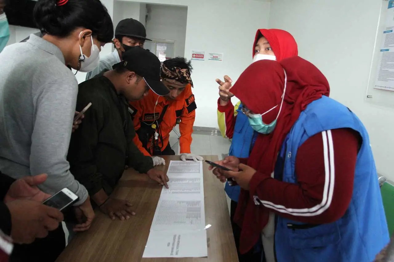 Puluhan Jenazah Korban...