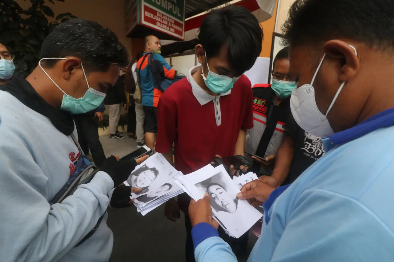 Keluarga Korban Kerusuhan...